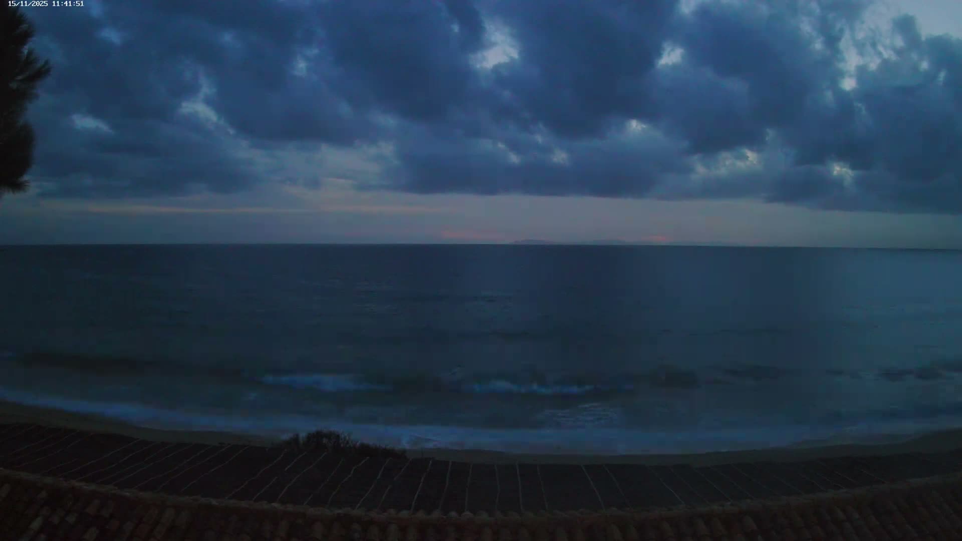 La Croix-Valmer - Plage d'Heraclee Live Cam  - Draguignan,  Var, Provence-Alpes-Cote d’Azur, France