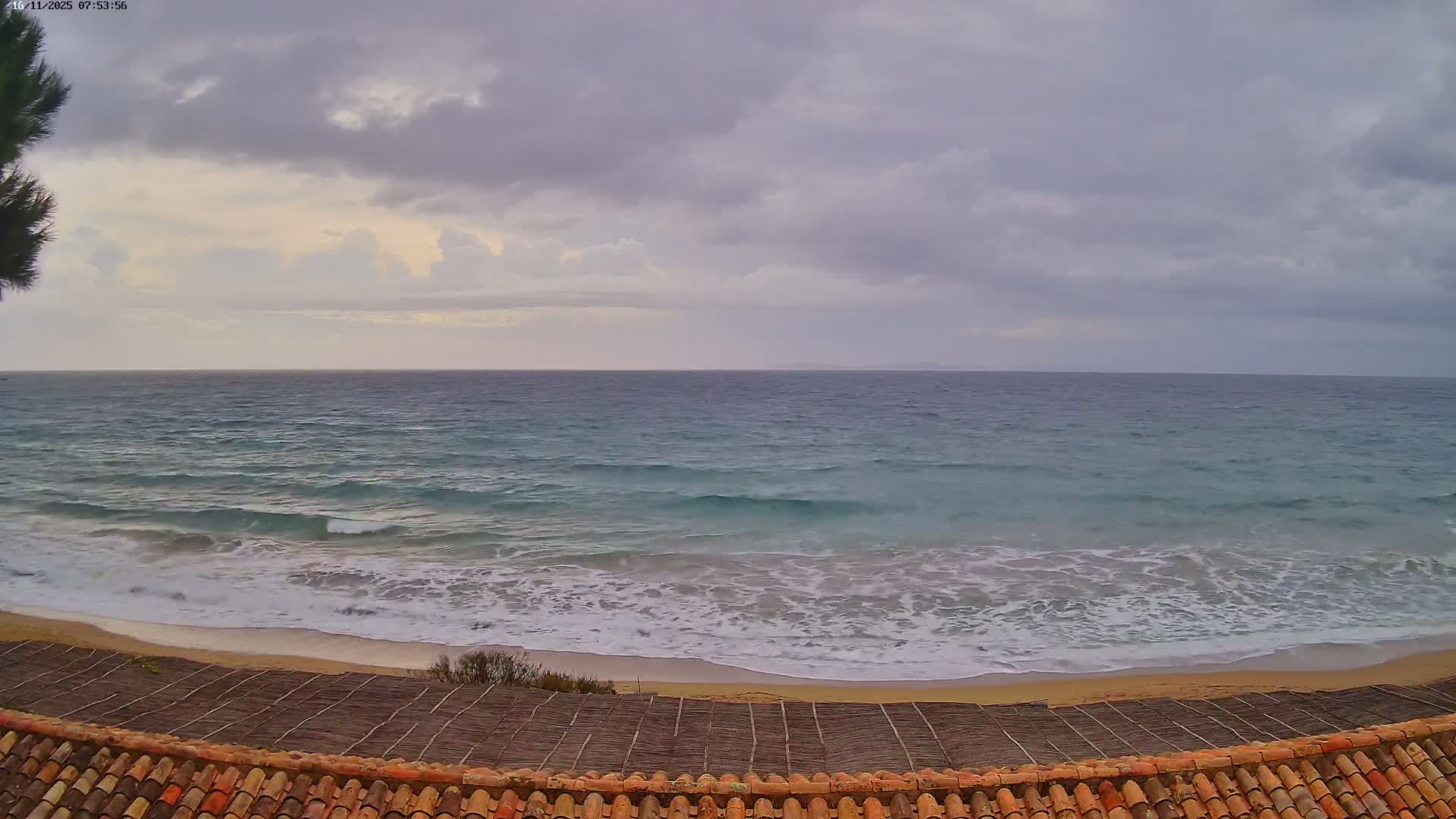 La Croix-Valmer - Plage d'Heraclee Live Cam  - Draguignan,  Var, Provence-Alpes-Cote d’Azur, France