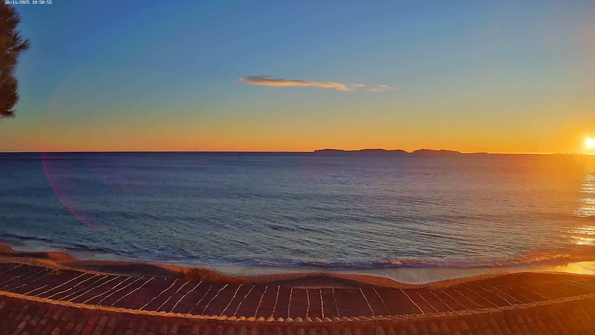 La Croix-Valmer - Plage d'Heraclee Live Cam  - Draguignan,  Var, Provence-Alpes-Cote d’Azur, France