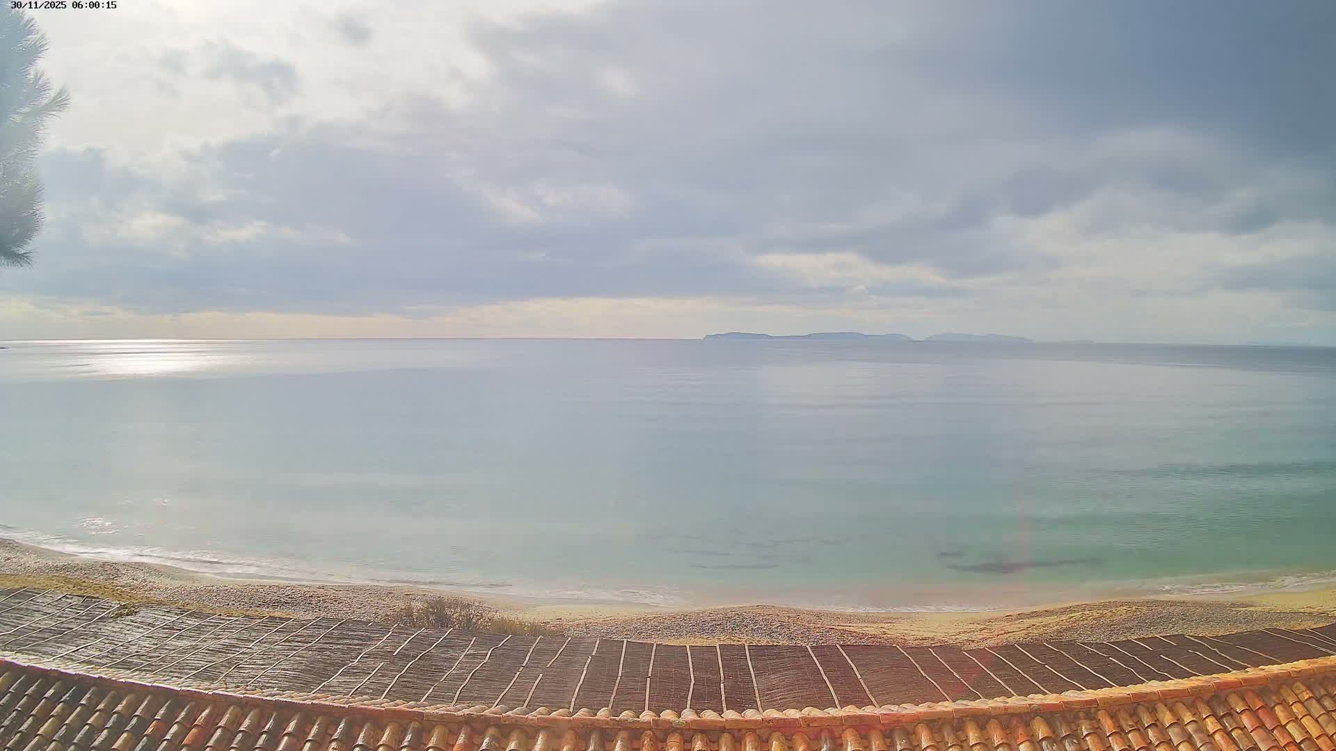 La Croix-Valmer - Plage d'Heraclee Live Cam  - Draguignan,  Var, Provence-Alpes-Cote d’Azur, France