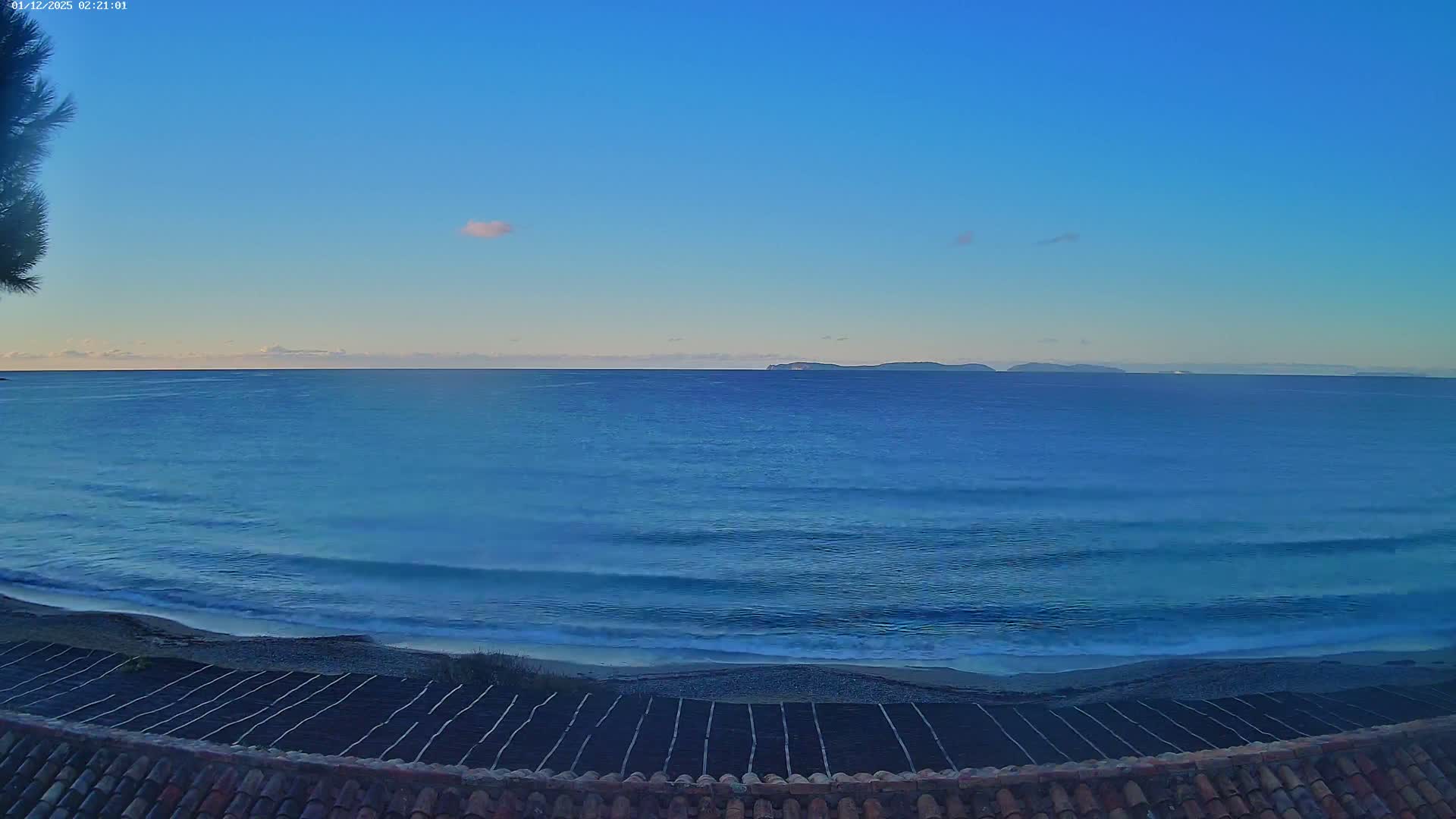 La Croix-Valmer - Plage d'Heraclee Live Cam  - Draguignan,  Var, Provence-Alpes-Cote d’Azur, France