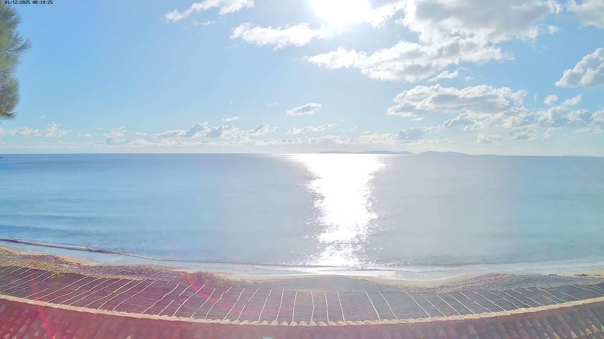 La Croix-Valmer - Plage d'Heraclee Live Cam  - Draguignan,  Var, Provence-Alpes-Cote d’Azur, France