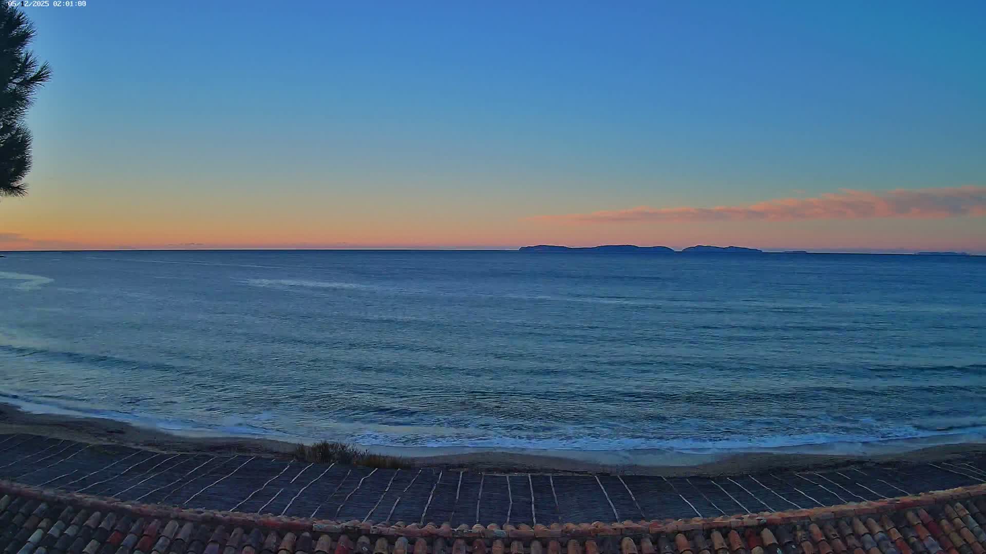 La Croix-Valmer - Plage d'Heraclee Live Cam  - Draguignan,  Var, Provence-Alpes-Cote d’Azur, France