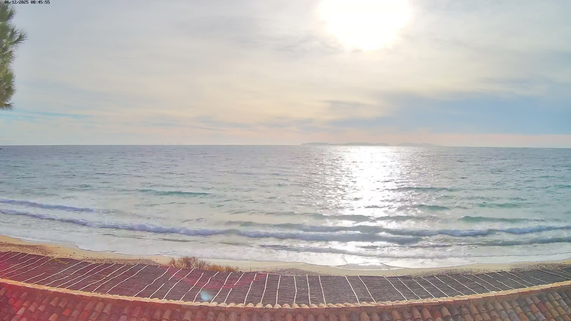 La Croix-Valmer - Plage d'Heraclee Live Cam  - Draguignan,  Var, Provence-Alpes-Cote d’Azur, France