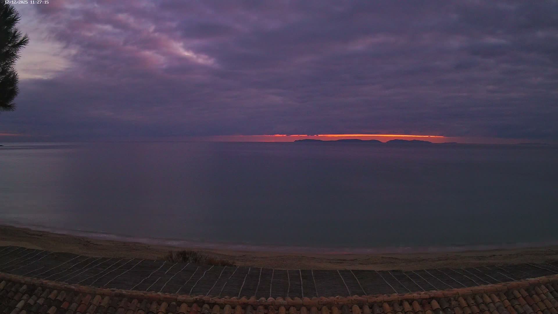 La Croix-Valmer - Plage d'Heraclee Live Cam  - Draguignan,  Var, Provence-Alpes-Cote d’Azur, France