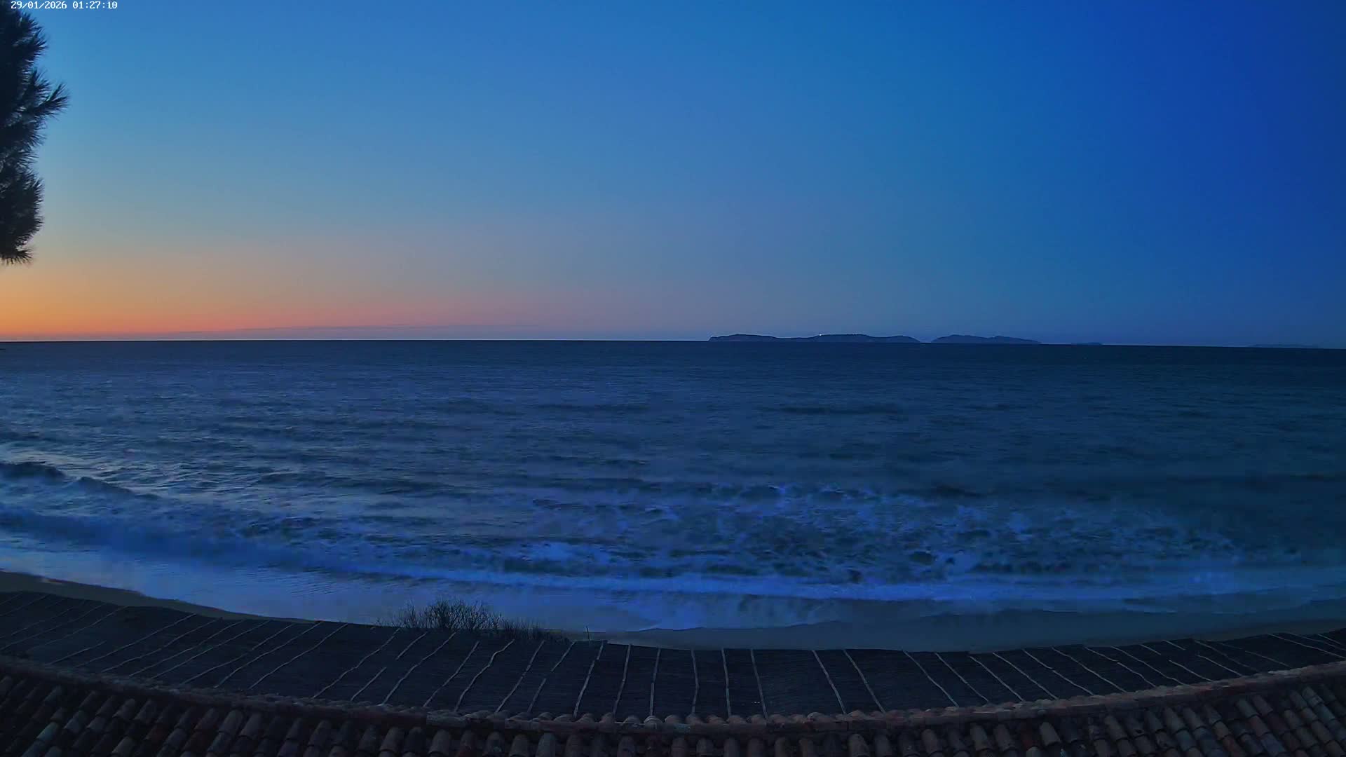 La Croix-Valmer - Plage d'Heraclee Live Cam  - Draguignan,  Var, Provence-Alpes-Cote d’Azur, France