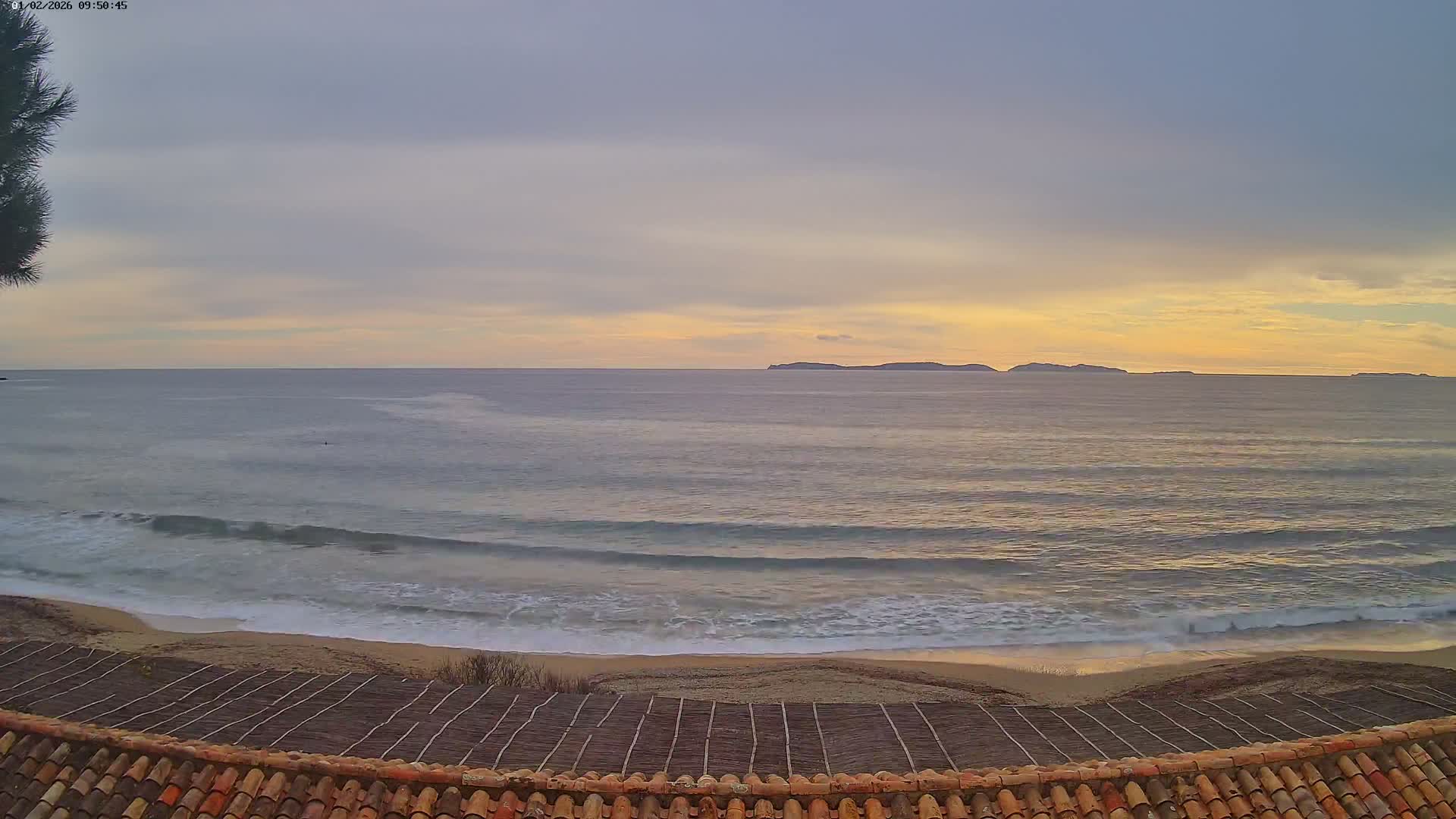 La Croix-Valmer - Plage d'Heraclee Live Cam  - Draguignan,  Var, Provence-Alpes-Cote d’Azur, France