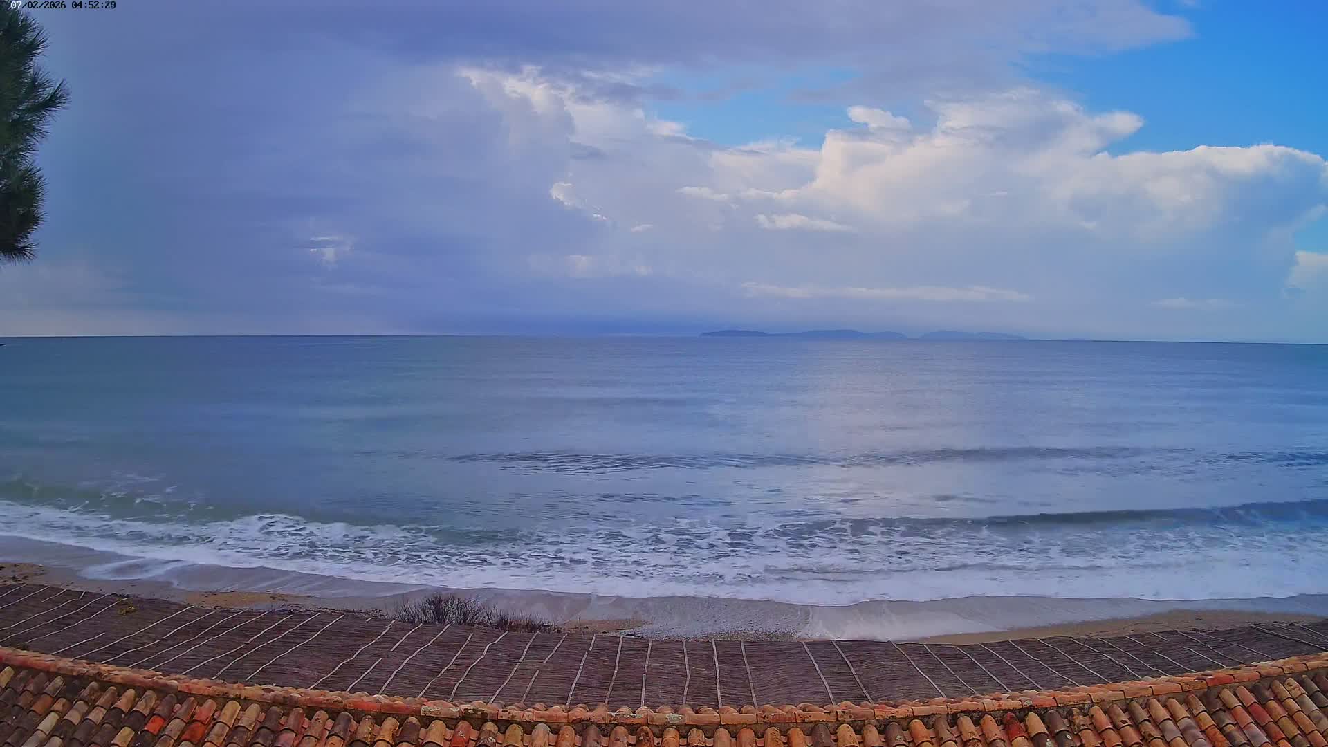 La Croix-Valmer - Plage d'Heraclee Live Cam  - Draguignan,  Var, Provence-Alpes-Cote d’Azur, France