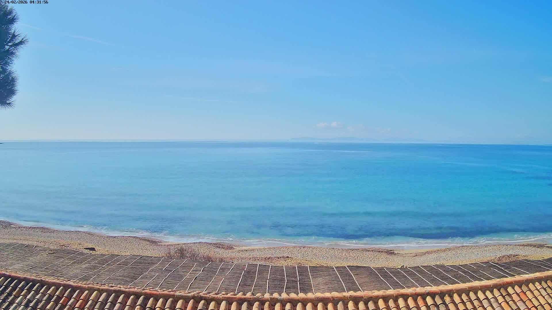 La Croix-Valmer - Plage d'Heraclee Live Cam  - Draguignan,  Var, Provence-Alpes-Cote d’Azur, France