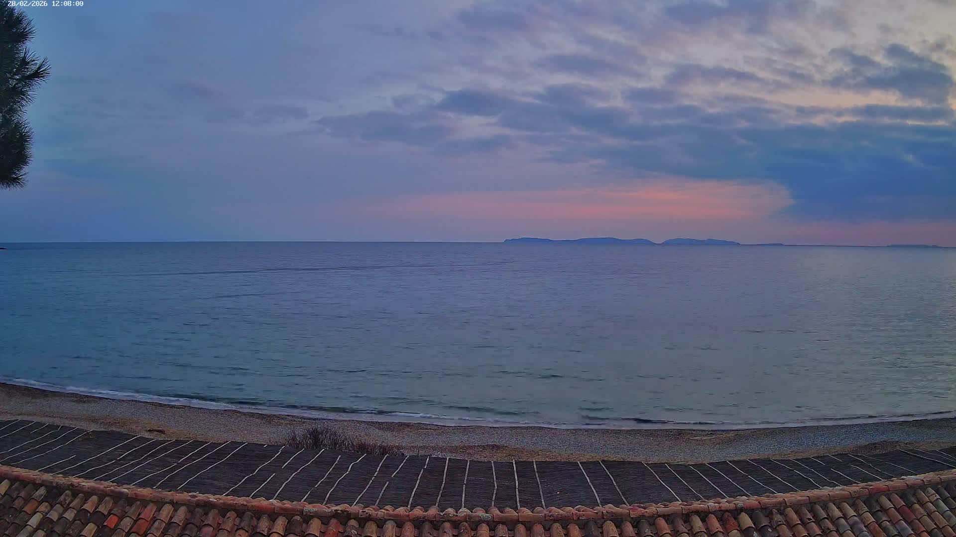 La Croix-Valmer - Plage d'Heraclee Live Cam  - Draguignan,  Var, Provence-Alpes-Cote d’Azur, France