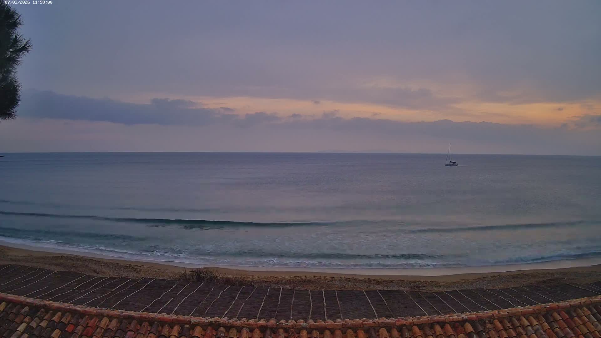 La Croix-Valmer - Plage d'Heraclee Live Cam  - Draguignan,  Var, Provence-Alpes-Cote d’Azur, France