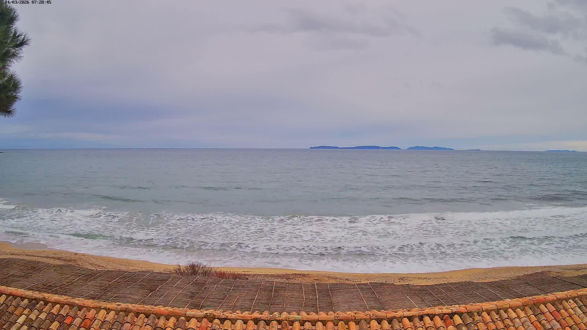 La Croix-Valmer - Plage d'Heraclee Live Cam  - Draguignan,  Var, Provence-Alpes-Cote d’Azur, France