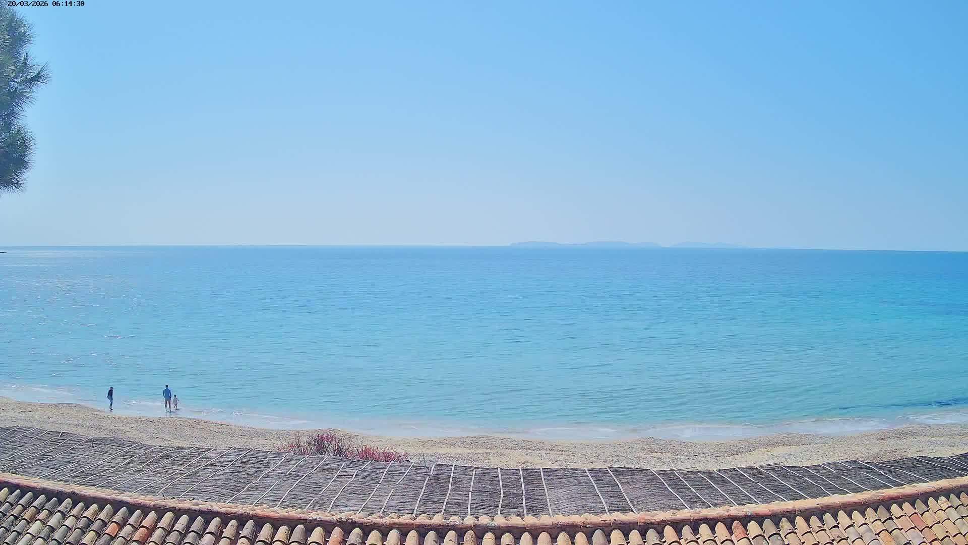 La Croix-Valmer - Plage d'Heraclee Live Cam  - Draguignan,  Var, Provence-Alpes-Cote d’Azur, France