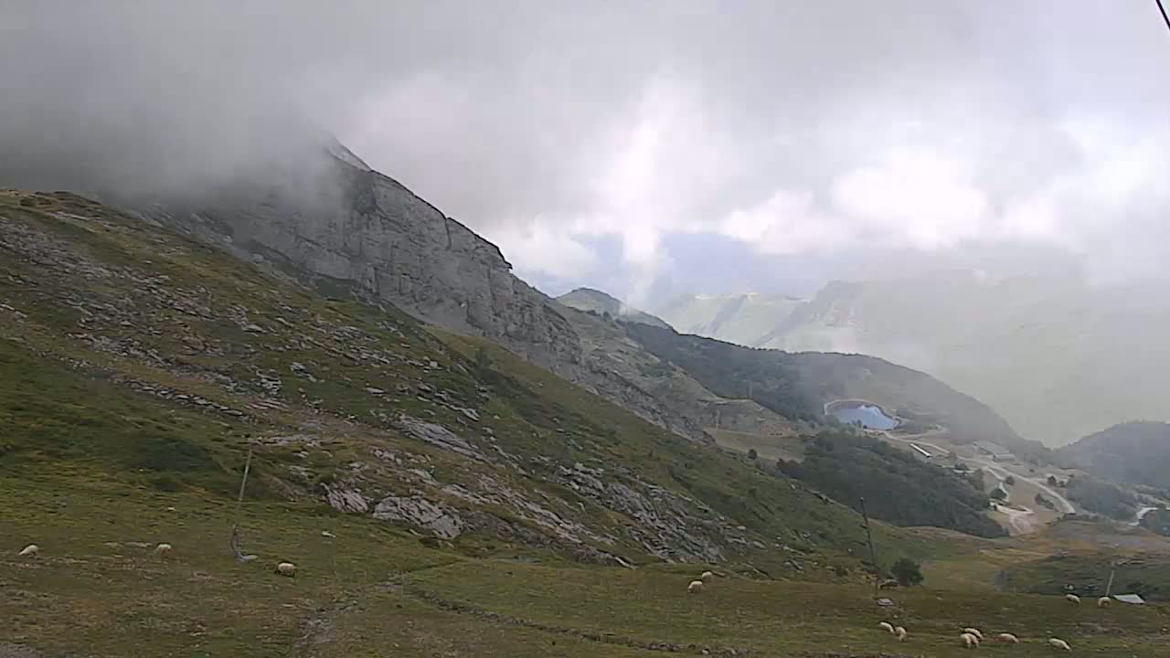 Gourette - Secteur Cotch Ski Slopes Live Cam - Eaux-Bonnes,  Pyrenees-Atlantiques, Nouvelle-Aquitaine, France 