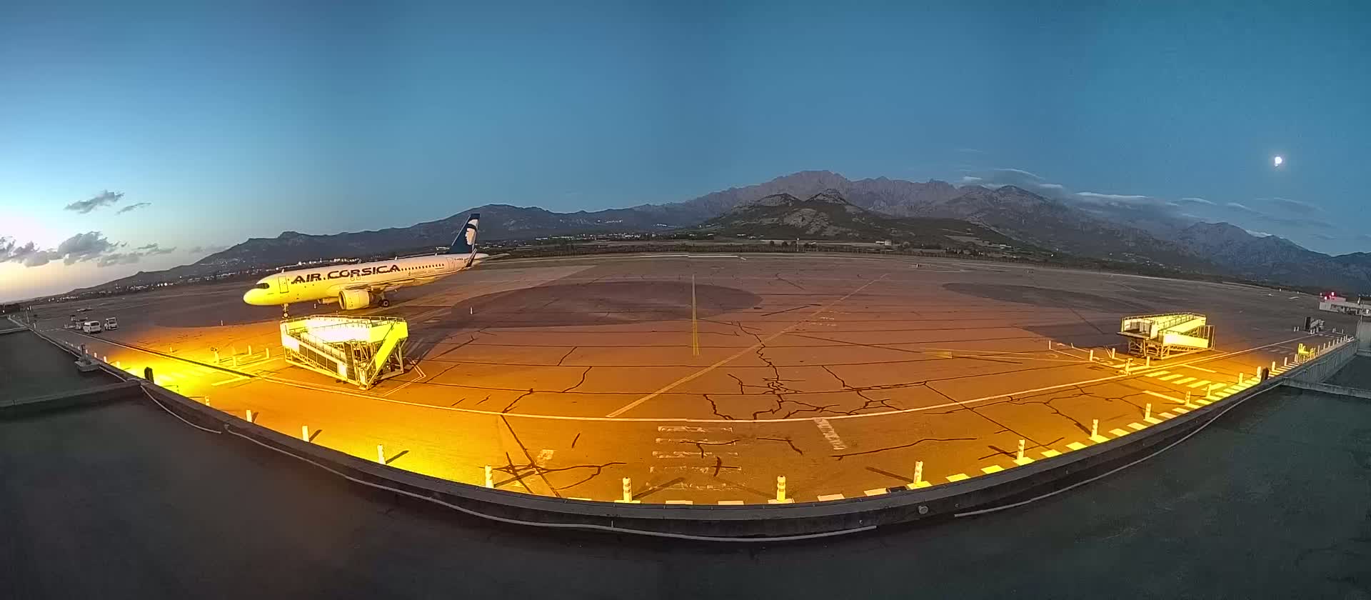 Corsica, Aéroport  de Calvi Sainte-Catherine Airport Live Cam CLY/LFKC - Calvi, Haute-Corse, Corse, France