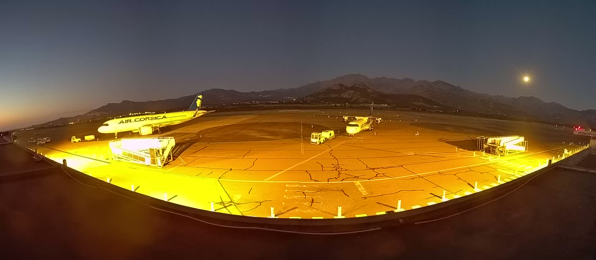 Corsica, Aéroport  de Calvi Sainte-Catherine Airport Live Cam CLY/LFKC - Calvi, Haute-Corse, Corse, France