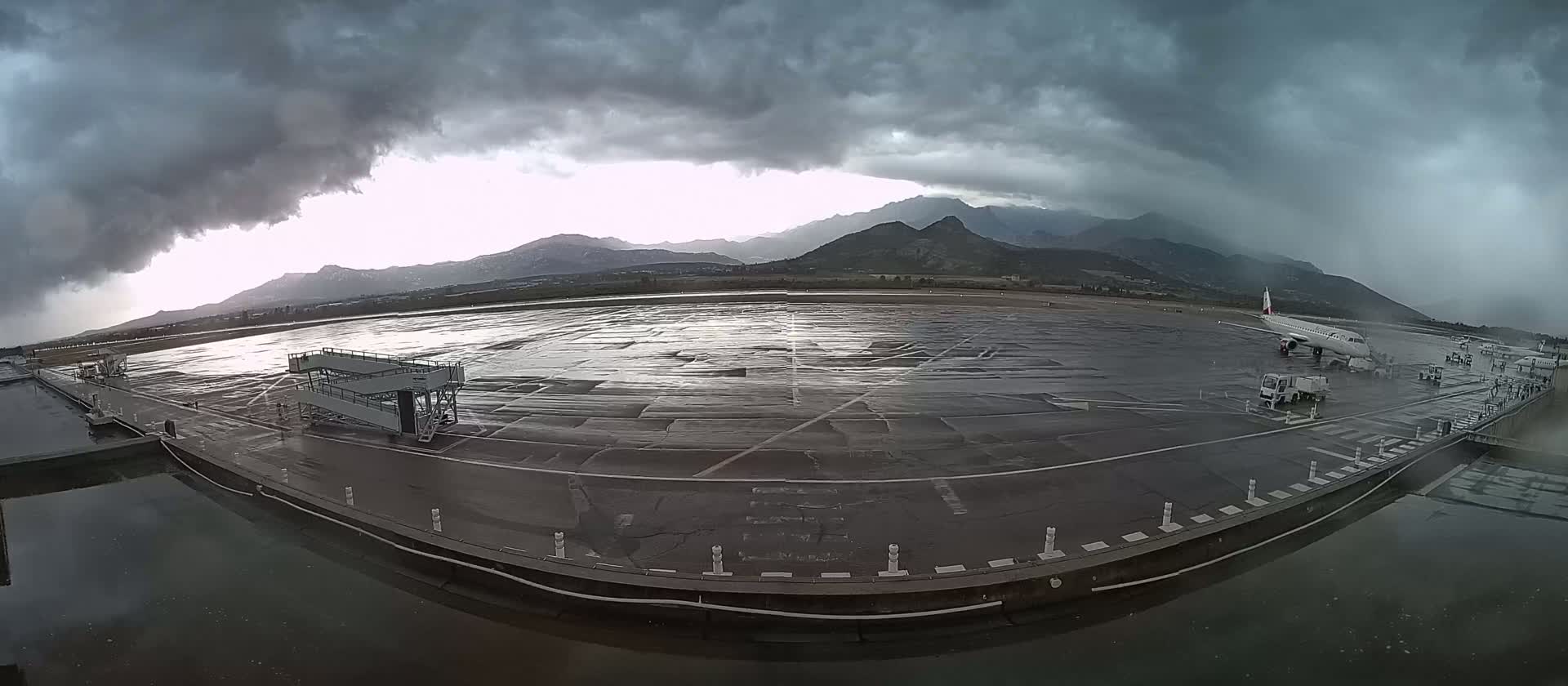 Corsica, Aéroport  de Calvi Sainte-Catherine Airport Live Cam CLY/LFKC - Calvi, Haute-Corse, Corse, France