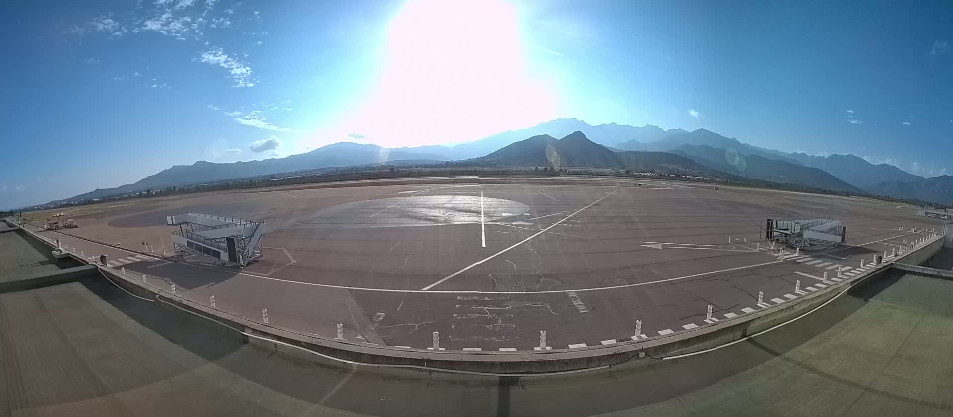 Corsica, Aéroport  de Calvi Sainte-Catherine Airport Live Cam CLY/LFKC - Calvi, Haute-Corse, Corse, France