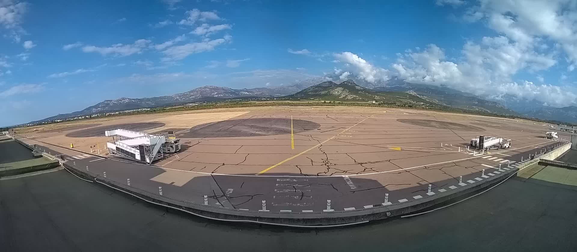 Corsica, Aéroport  de Calvi Sainte-Catherine Airport Live Cam CLY/LFKC - Calvi, Haute-Corse, Corse, France
