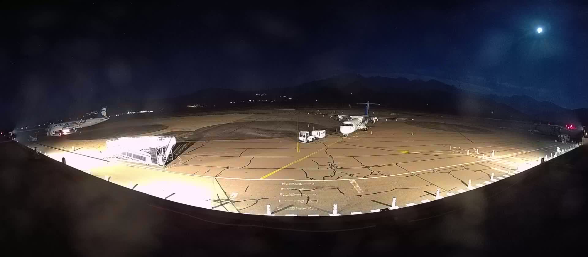 Corsica, Aéroport  de Calvi Sainte-Catherine Airport Live Cam CLY/LFKC - Calvi, Haute-Corse, Corse, France