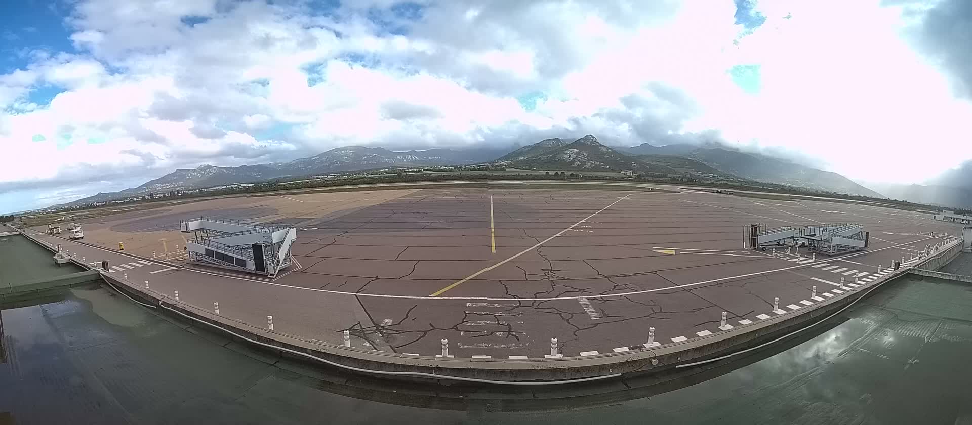 Corsica, Aéroport  de Calvi Sainte-Catherine Airport Live Cam CLY/LFKC - Calvi, Haute-Corse, Corse, France