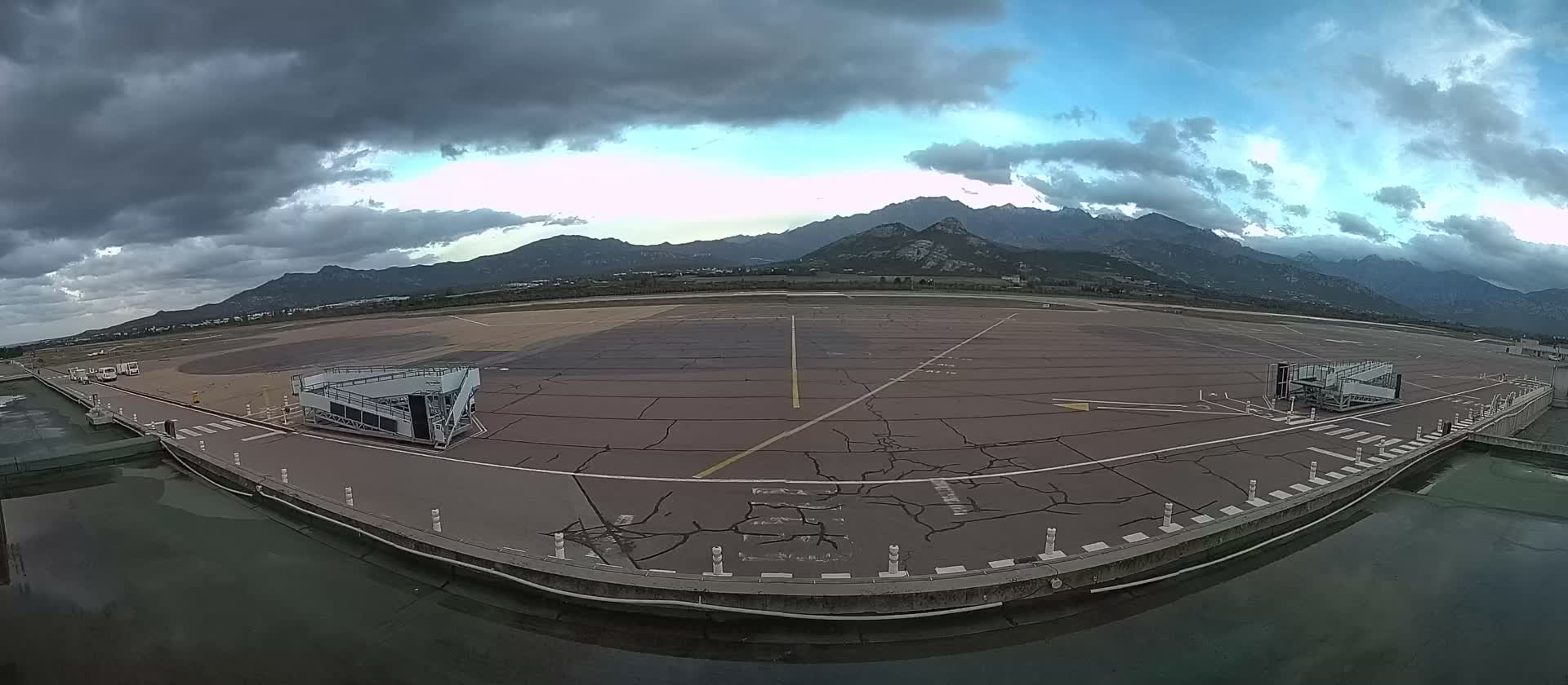 Corsica, Aéroport  de Calvi Sainte-Catherine Airport Live Cam CLY/LFKC - Calvi, Haute-Corse, Corse, France