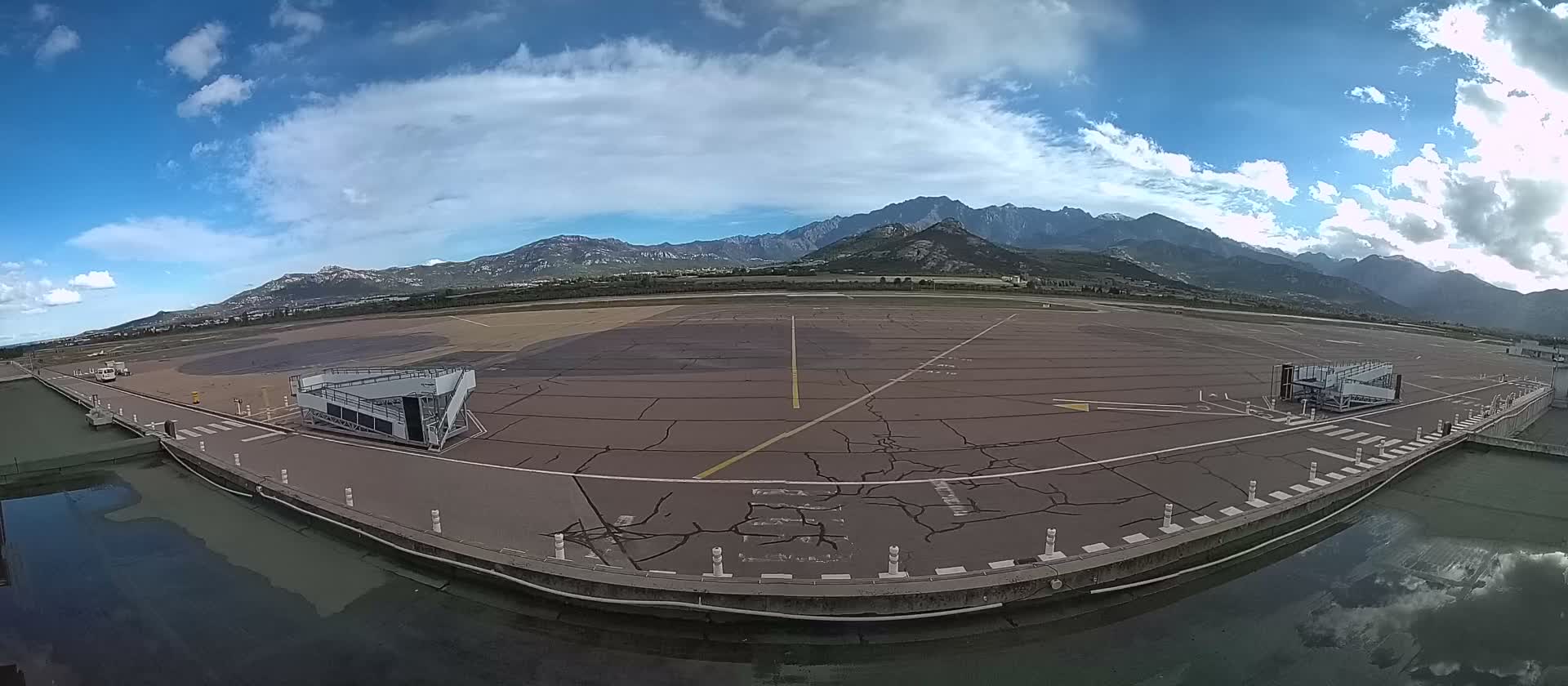 Corsica, Aéroport  de Calvi Sainte-Catherine Airport Live Cam CLY/LFKC - Calvi, Haute-Corse, Corse, France