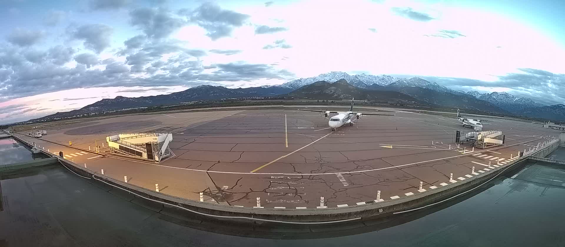 Corsica, Aéroport  de Calvi Sainte-Catherine Airport Live Cam CLY/LFKC - Calvi, Haute-Corse, Corse, France