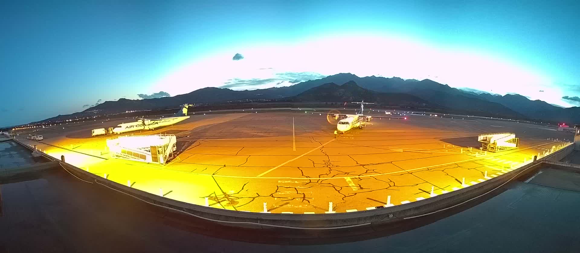 Corsica, Aéroport  de Calvi Sainte-Catherine Airport Live Cam CLY/LFKC - Calvi, Haute-Corse, Corse, France