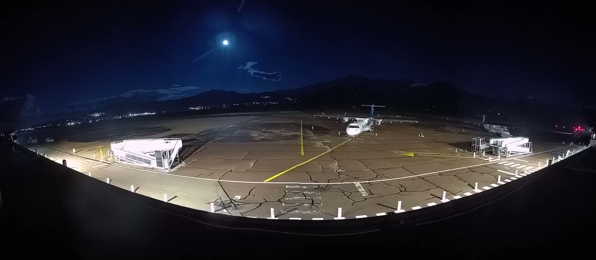 Corsica, Aéroport  de Calvi Sainte-Catherine Airport Live Cam CLY/LFKC - Calvi, Haute-Corse, Corse, France