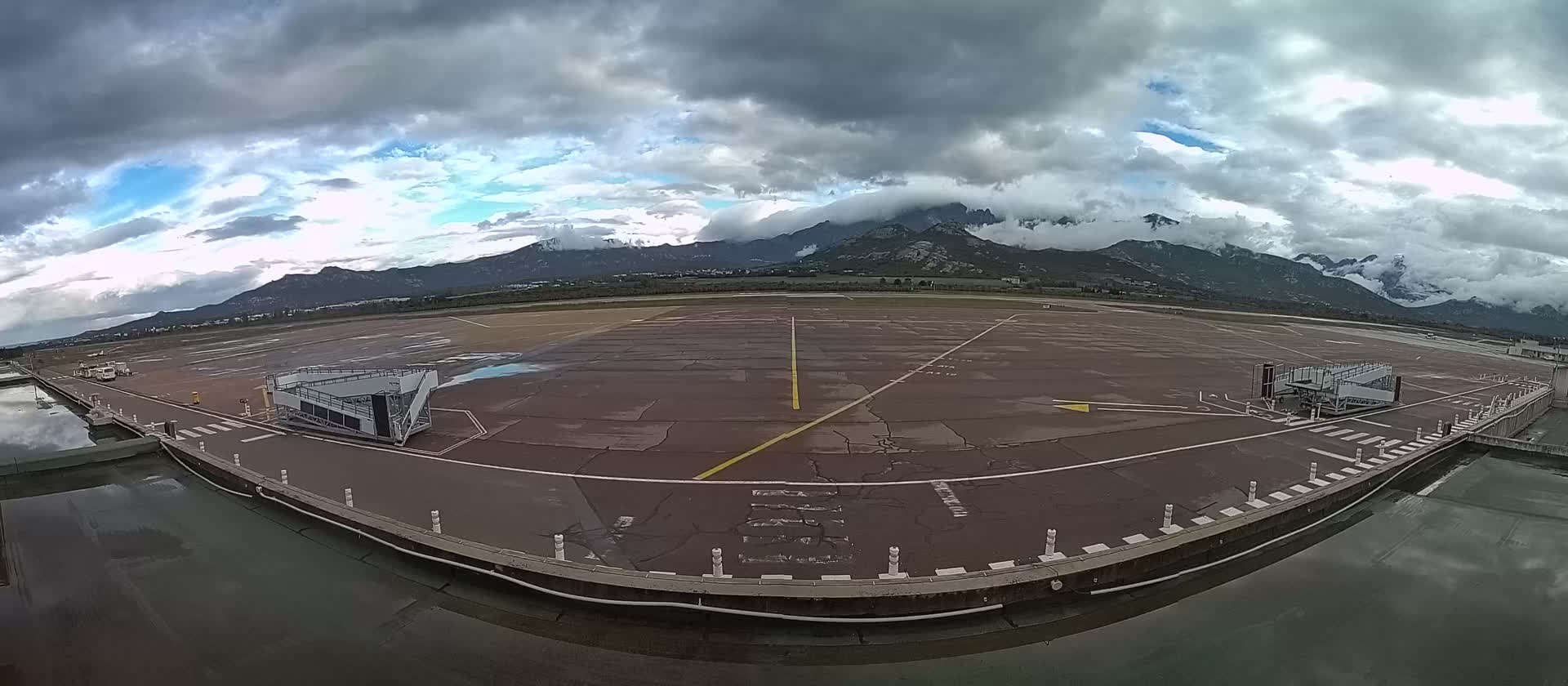 Corsica, Aéroport  de Calvi Sainte-Catherine Airport Live Cam CLY/LFKC - Calvi, Haute-Corse, Corse, France
