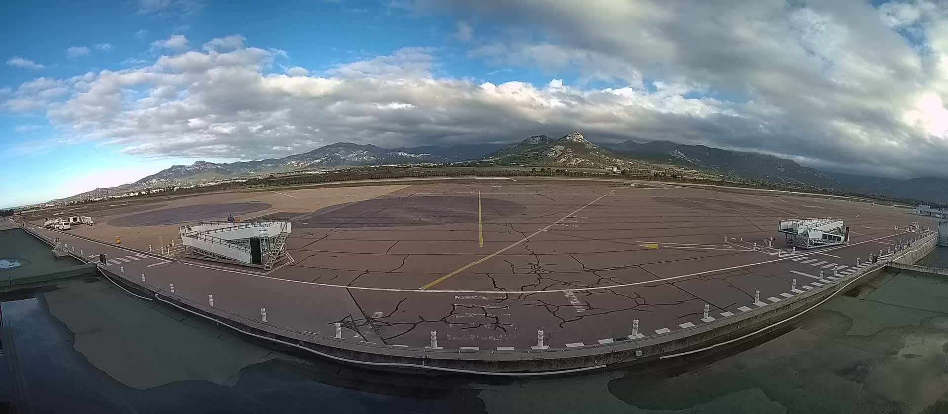 Corsica, Aéroport  de Calvi Sainte-Catherine Airport Live Cam CLY/LFKC - Calvi, Haute-Corse, Corse, France