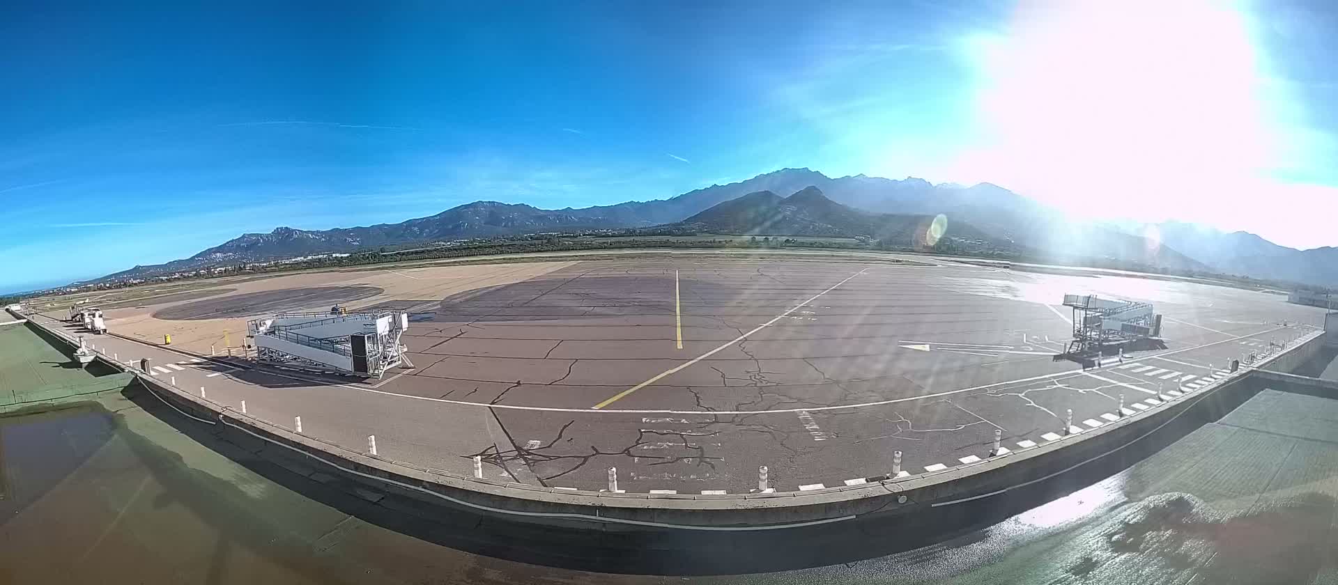 Corsica, Aéroport  de Calvi Sainte-Catherine Airport Live Cam CLY/LFKC - Calvi, Haute-Corse, Corse, France
