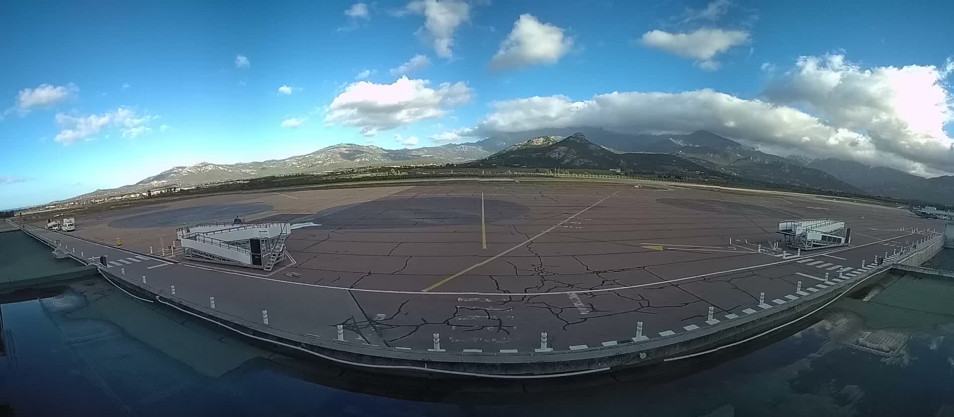 Corsica, Aéroport  de Calvi Sainte-Catherine Airport Live Cam CLY/LFKC - Calvi, Haute-Corse, Corse, France