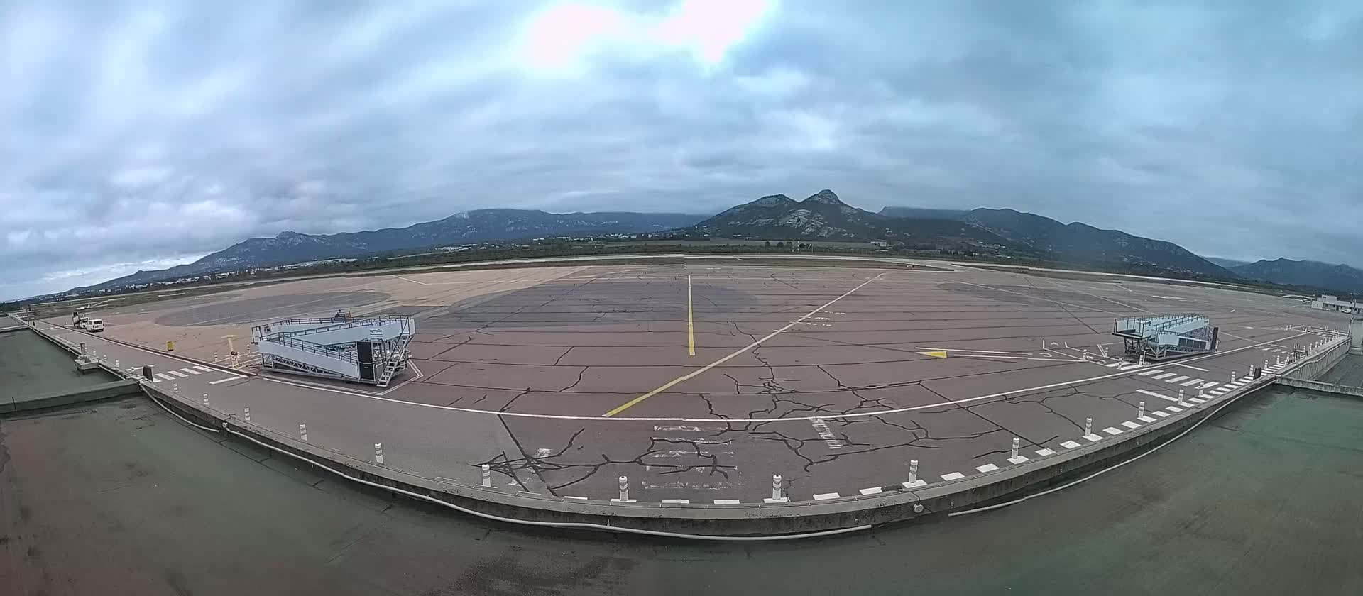 Corsica, Aéroport  de Calvi Sainte-Catherine Airport Live Cam CLY/LFKC - Calvi, Haute-Corse, Corse, France