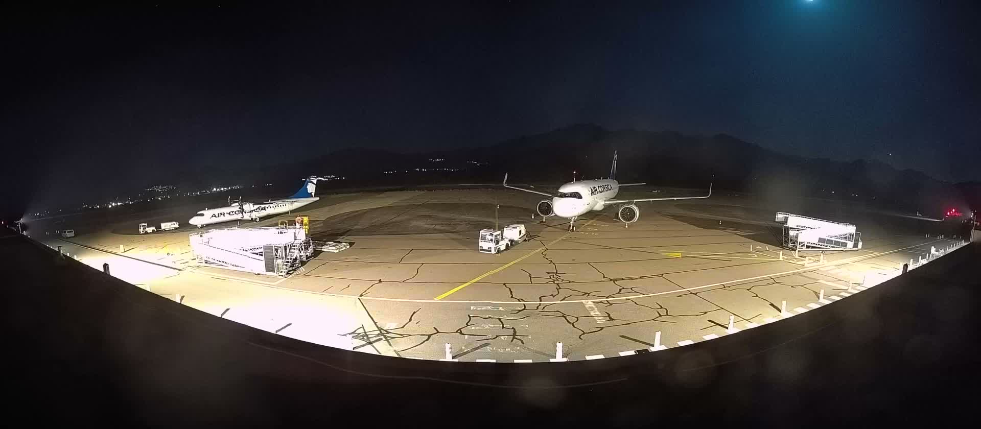 Corsica, Aéroport  de Calvi Sainte-Catherine Airport Live Cam CLY/LFKC - Calvi, Haute-Corse, Corse, France