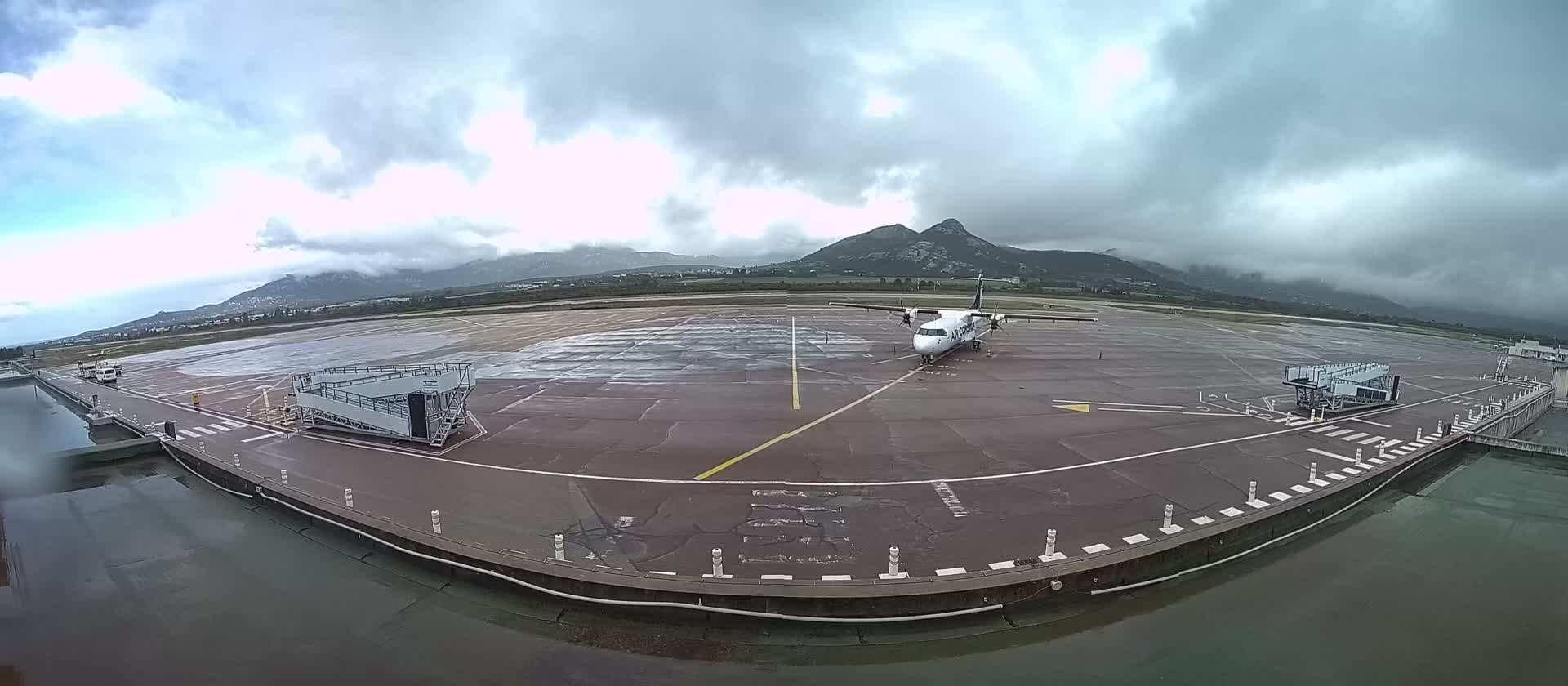 Corsica, Aéroport  de Calvi Sainte-Catherine Airport Live Cam CLY/LFKC - Calvi, Haute-Corse, Corse, France