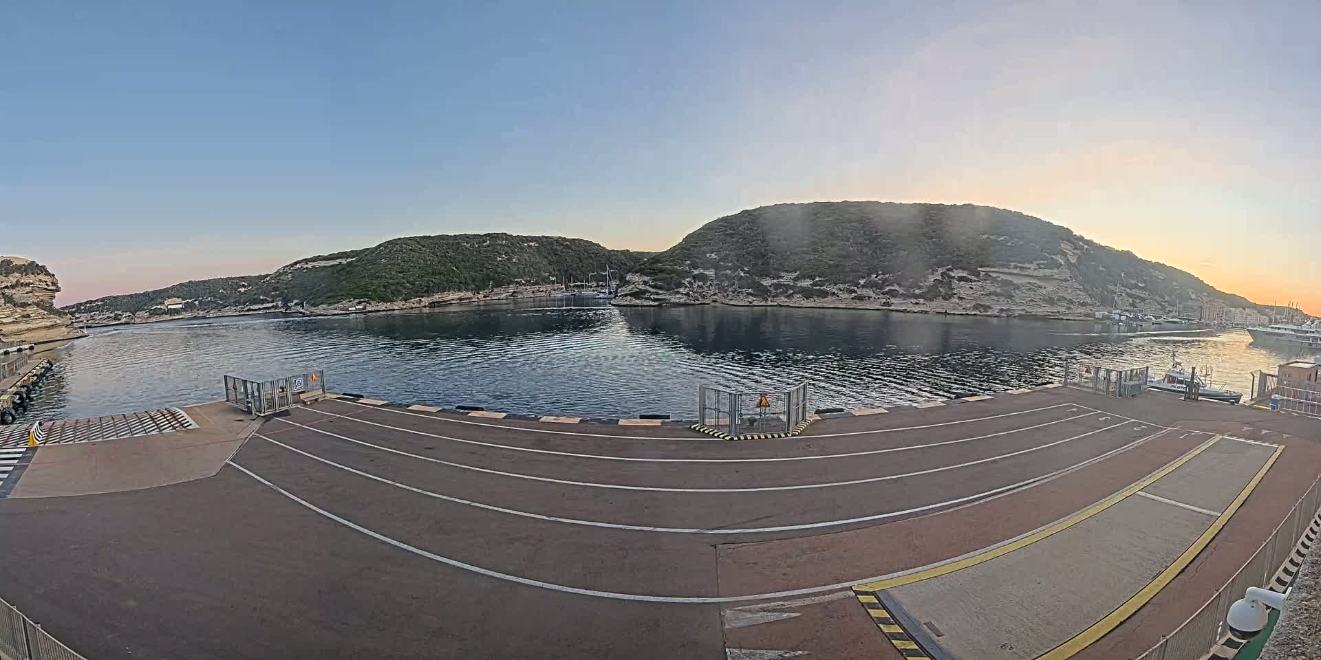 Corsica, Port de Commerce Bonifacio Port Live Cam - Sartene, Corse-du-Sud, Corse , France