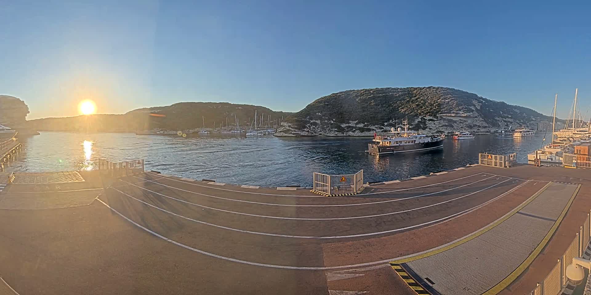 Corsica, Port de Commerce Bonifacio Port Live Cam - Sartene, Corse-du-Sud, Corse , France