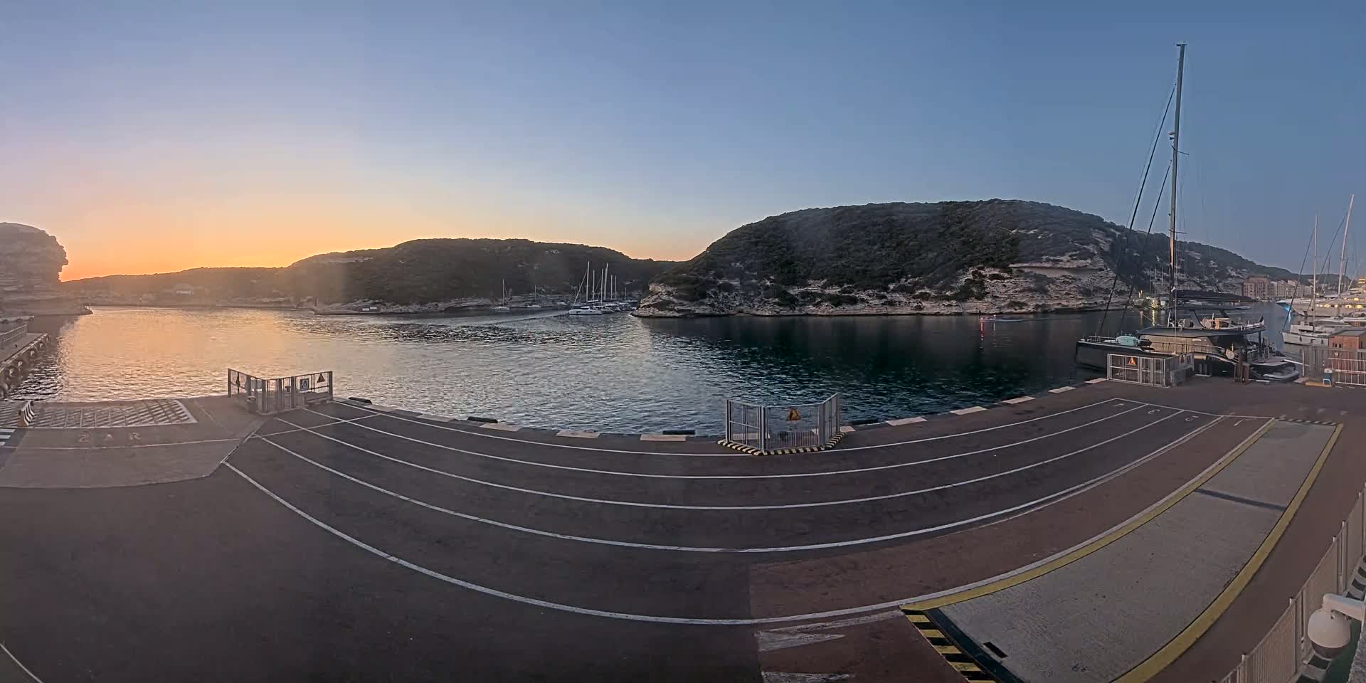 Corsica, Port de Commerce Bonifacio Port Live Cam - Sartene, Corse-du-Sud, Corse , France