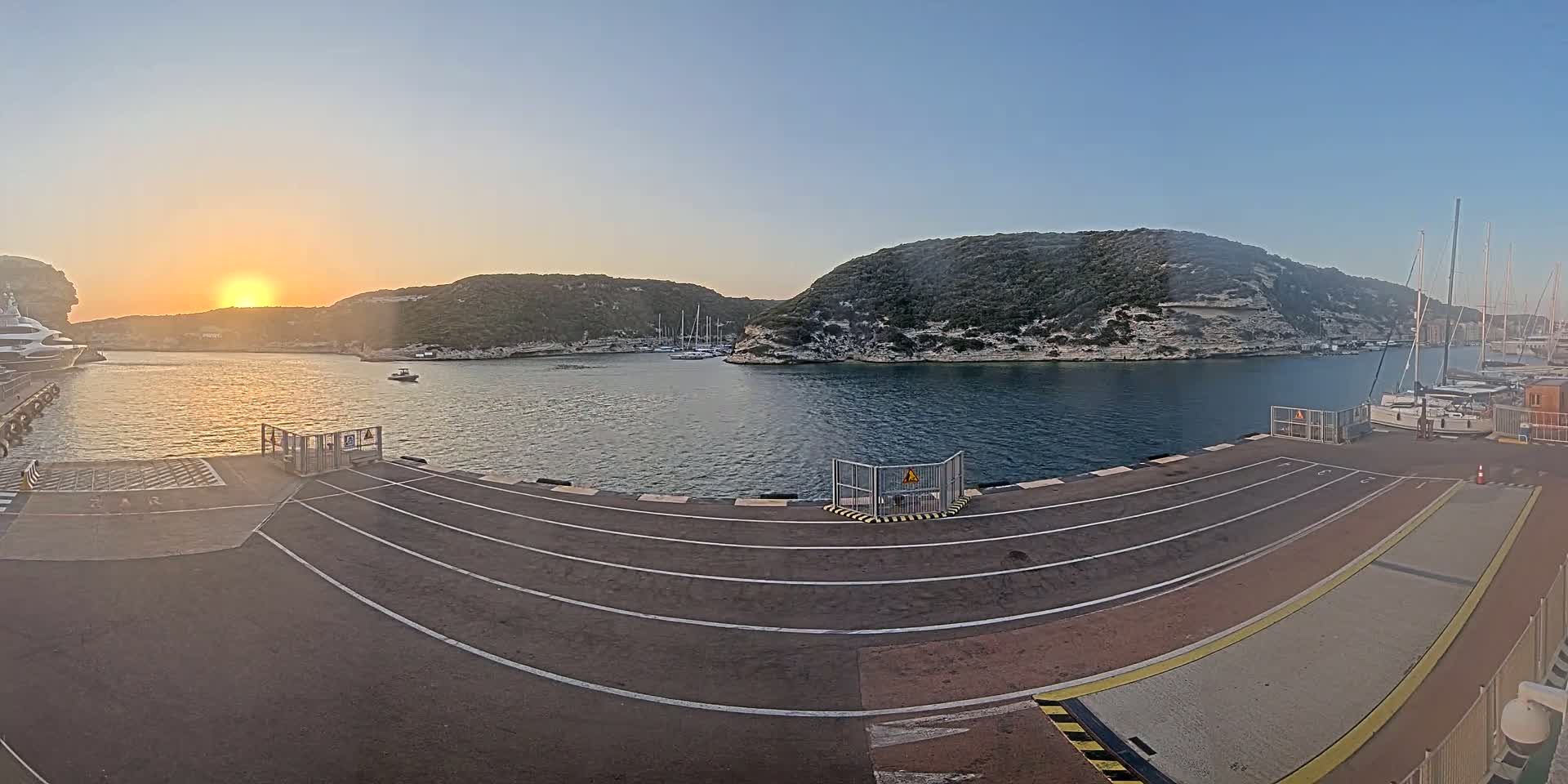 Corsica, Port de Commerce Bonifacio Port Live Cam - Sartene, Corse-du-Sud, Corse , France
