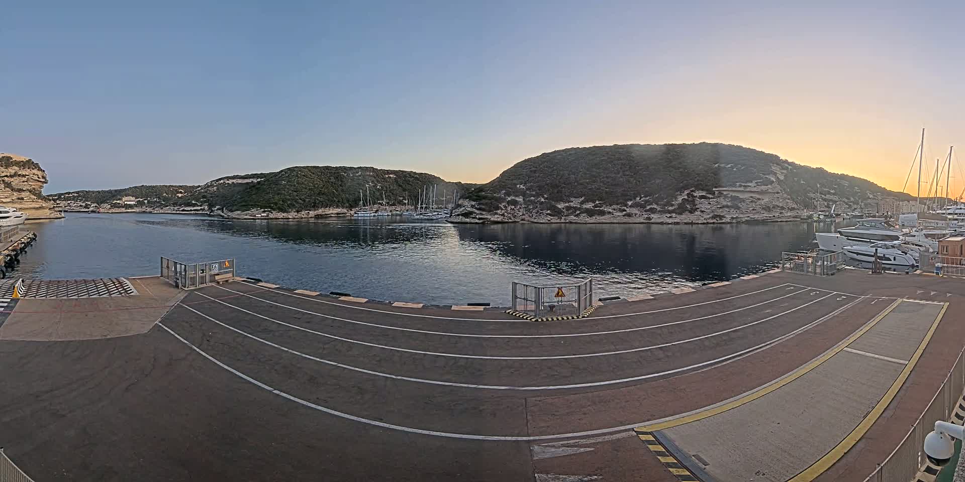 Corsica, Port de Commerce Bonifacio Port Live Cam - Sartene, Corse-du-Sud, Corse , France
