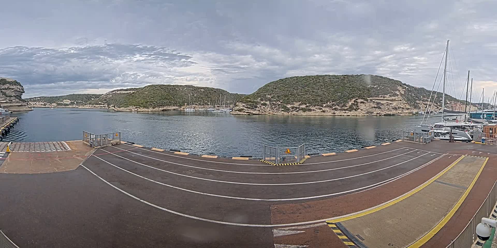 Corsica, Port de Commerce Bonifacio Port Live Cam - Sartene, Corse-du-Sud, Corse , France