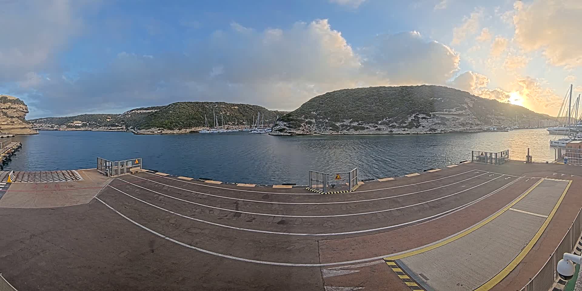 Corsica, Port de Commerce Bonifacio Port Live Cam - Sartene, Corse-du-Sud, Corse , France