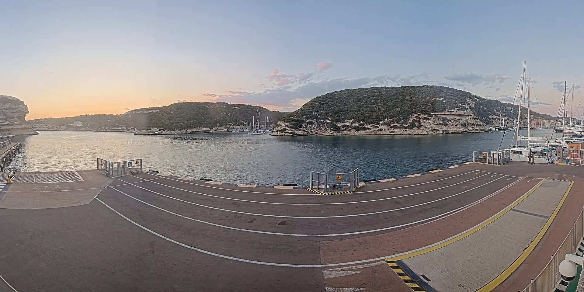Corsica, Port de Commerce Bonifacio Port Live Cam - Sartene, Corse-du-Sud, Corse , France