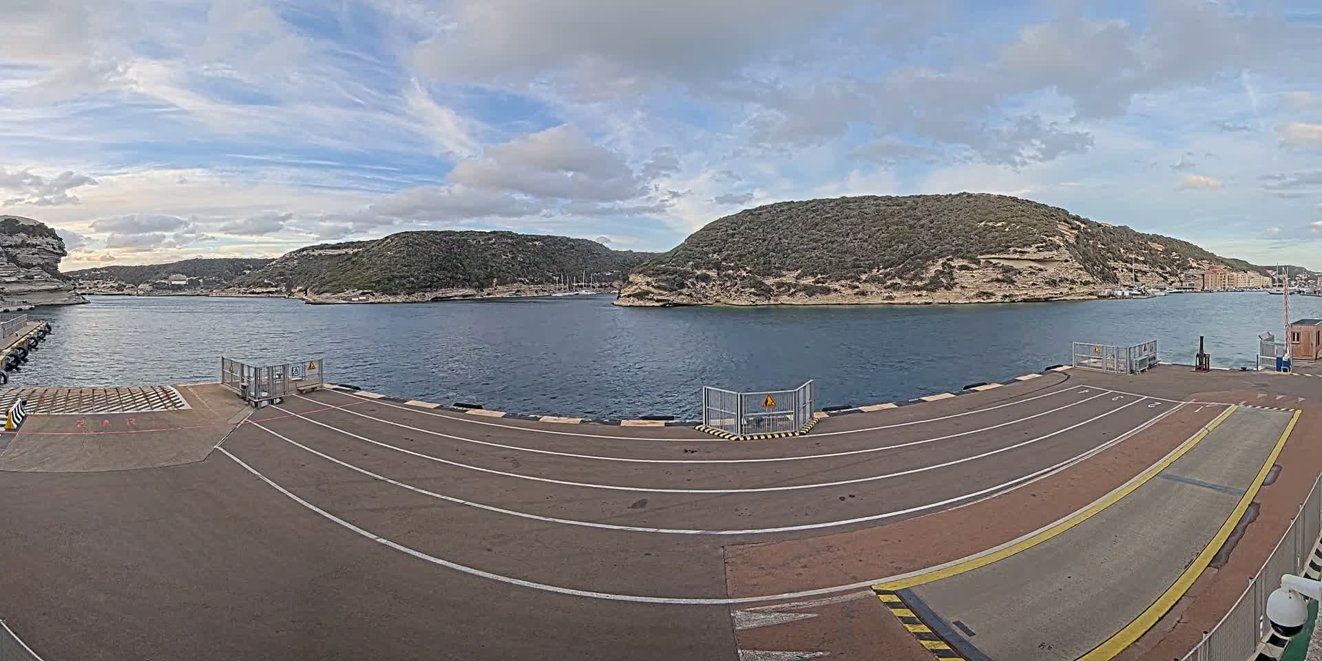 Corsica, Port de Commerce Bonifacio Port Live Cam - Sartene, Corse-du-Sud, Corse , France