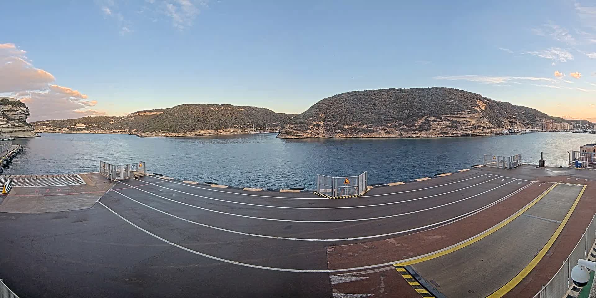Corsica, Port de Commerce Bonifacio Port Live Cam - Sartene, Corse-du-Sud, Corse , France