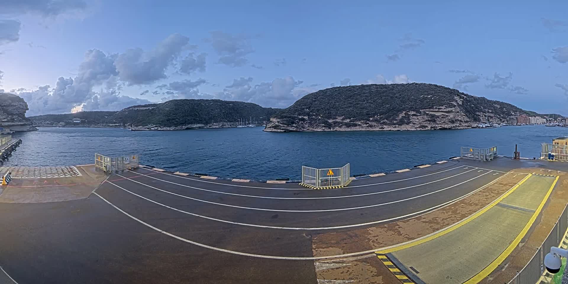 Corsica, Port de Commerce Bonifacio Port Live Cam - Sartene, Corse-du-Sud, Corse , France