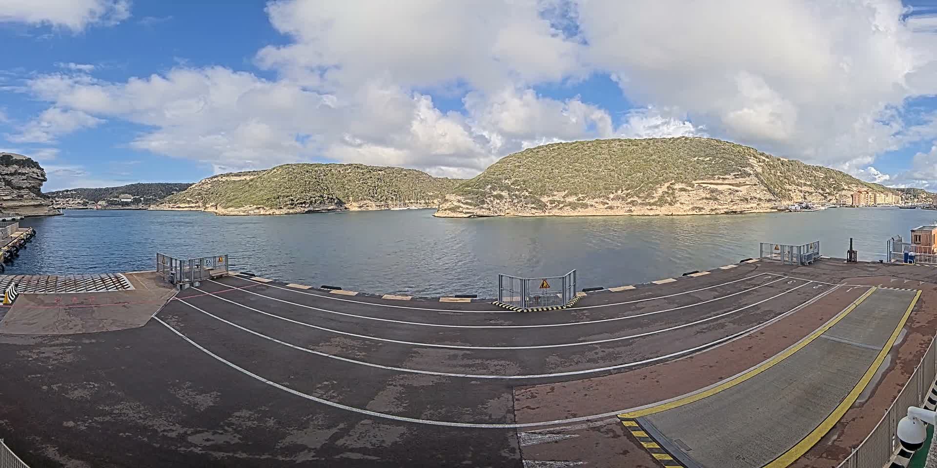 Corsica, Port de Commerce Bonifacio Port Live Cam - Sartene, Corse-du-Sud, Corse , France