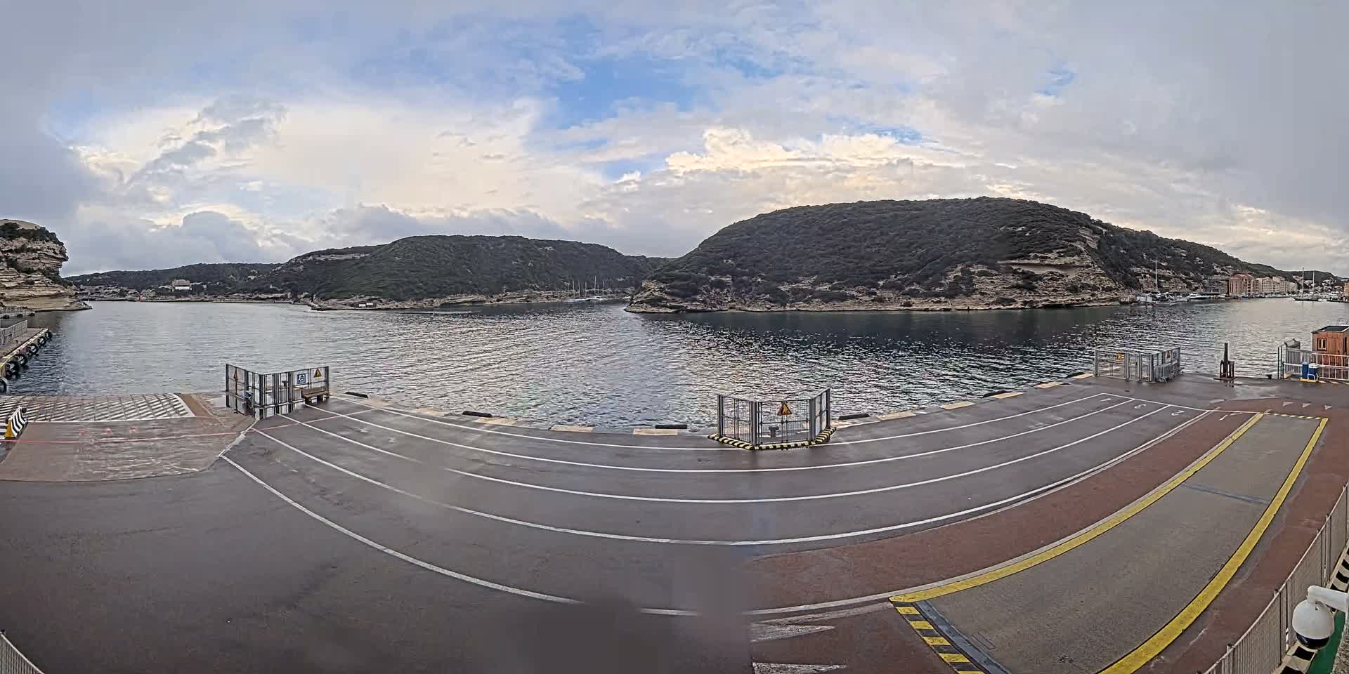 Corsica, Port de Commerce Bonifacio Port Live Cam - Sartene, Corse-du-Sud, Corse , France